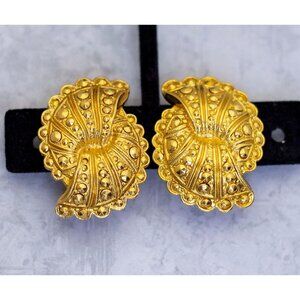 Vintage Clip On Spiral Shell Shaped Earrings, Gold Earrings by Avon - CE1